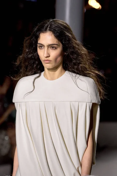 Look 50
